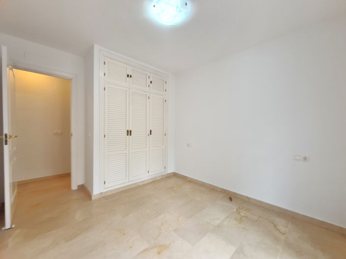 Image No.32-3 Bed House for sale