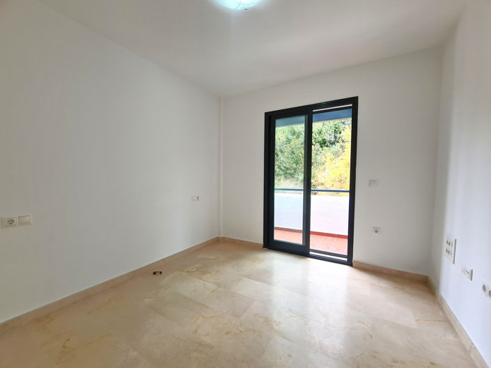 Image No.34-3 Bed House for sale