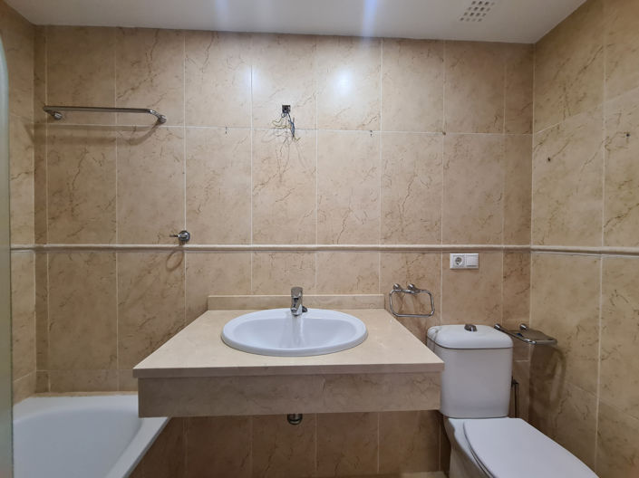 Image No.38-3 Bed House for sale
