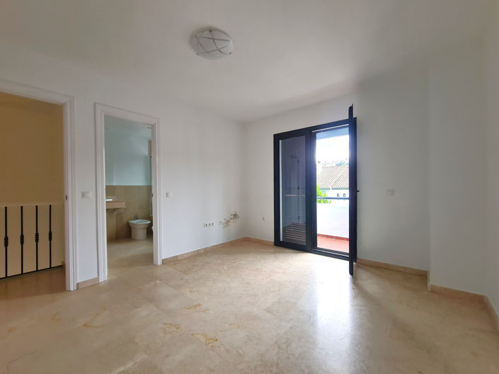 Image No.4-3 Bed House for sale