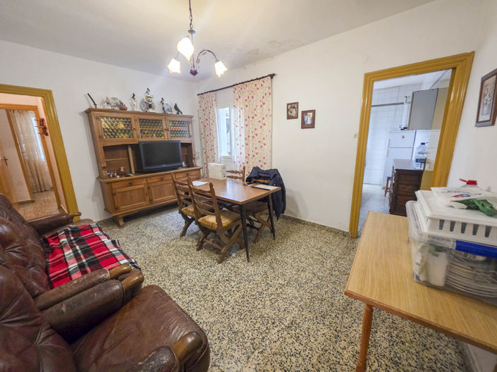 Image No.14-5 Bed Townhouse for sale