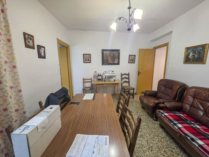 Image No.16-5 Bed Townhouse for sale