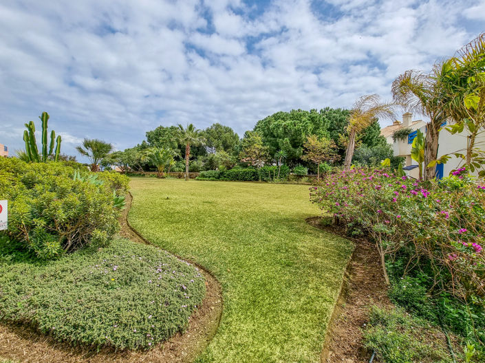 Image No.12-2 Bed Property for sale