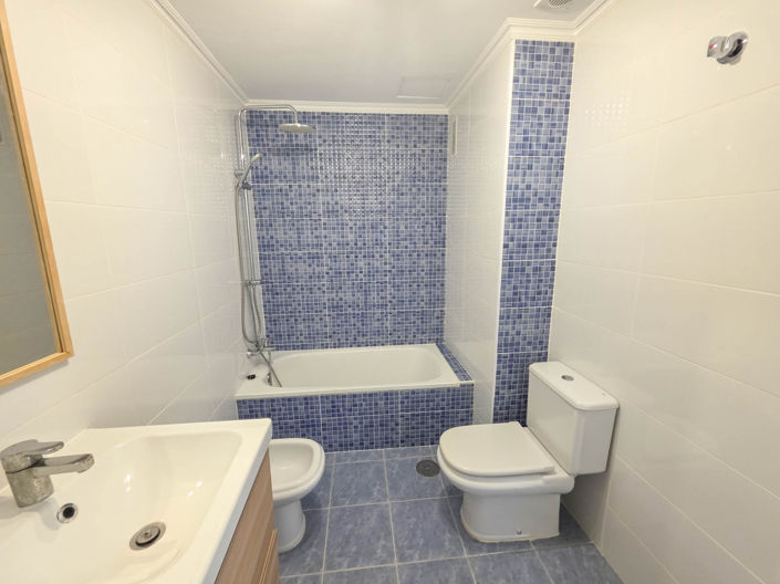 Image No.20-2 Bed Apartment for sale