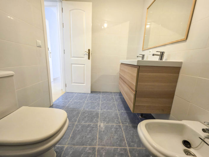 Image No.21-2 Bed Apartment for sale