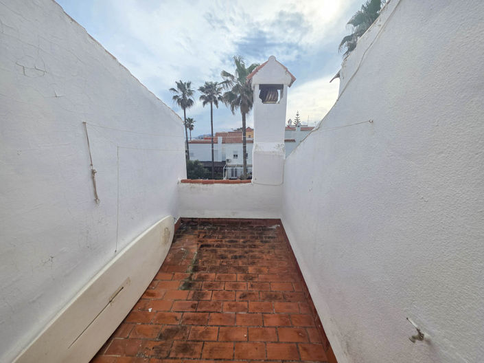 Image No.22-5 Bed Townhouse for sale