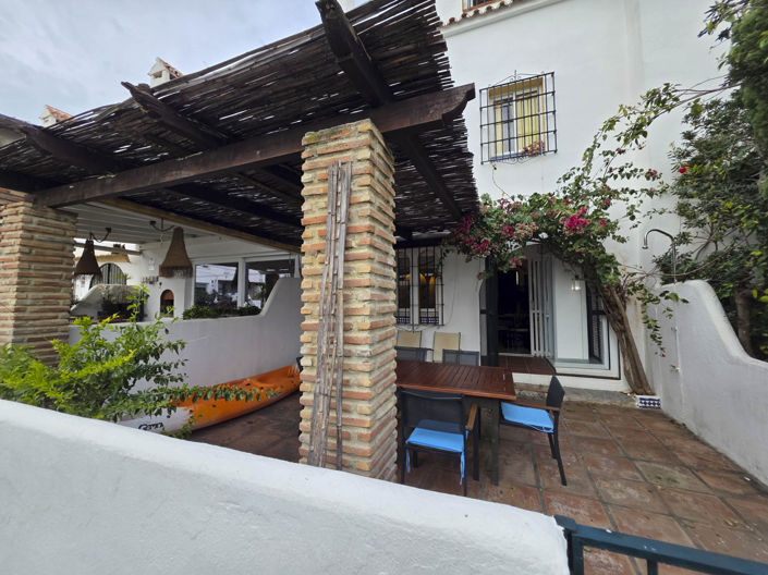 Image No.25-5 Bed Townhouse for sale