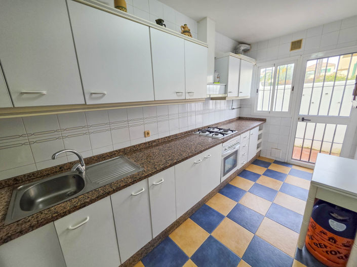 Image No.6-5 Bed Townhouse for sale