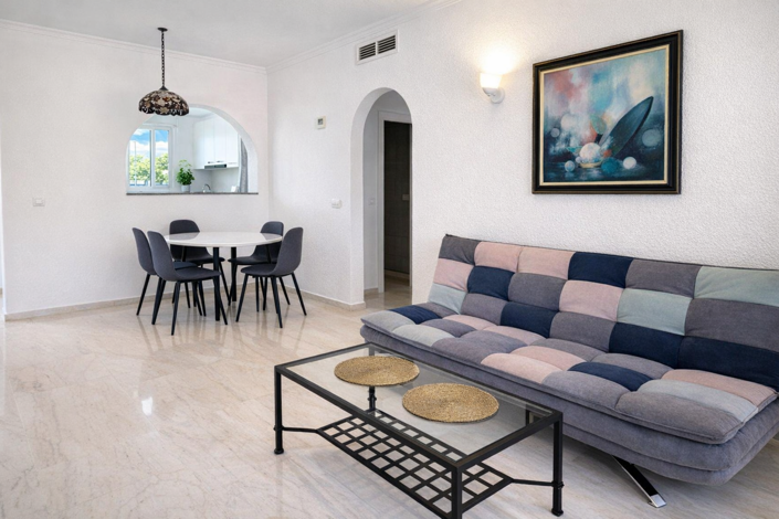 Image No.10-2 Bed Property for sale