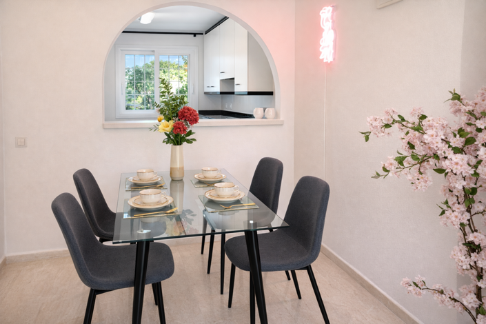 Image No.11-2 Bed Property for sale