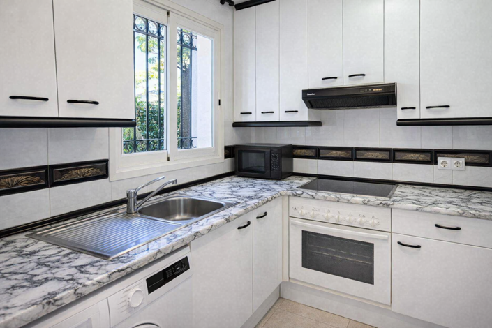 Image No.5-2 Bed Property for sale