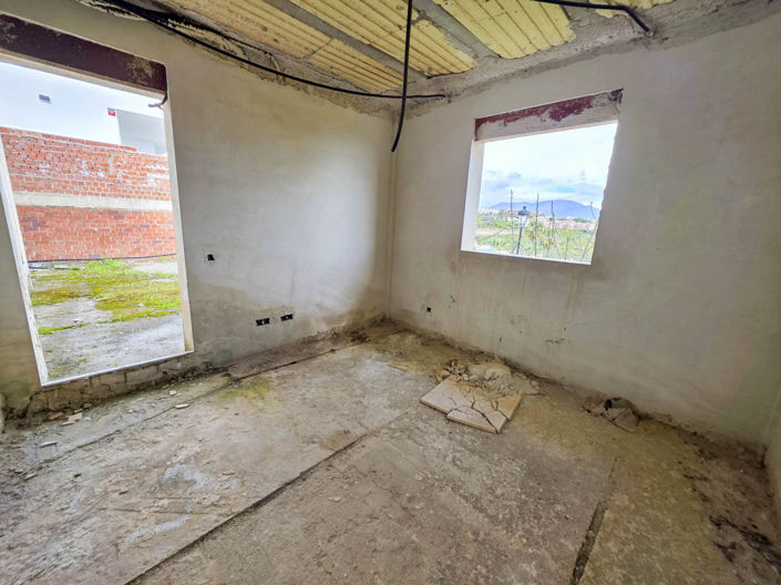 Image No.10-4 Bed House for sale