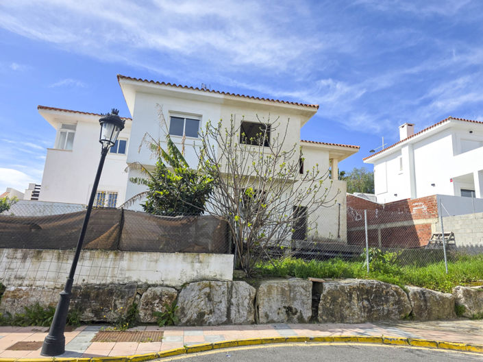 Image No.14-4 Bed House for sale