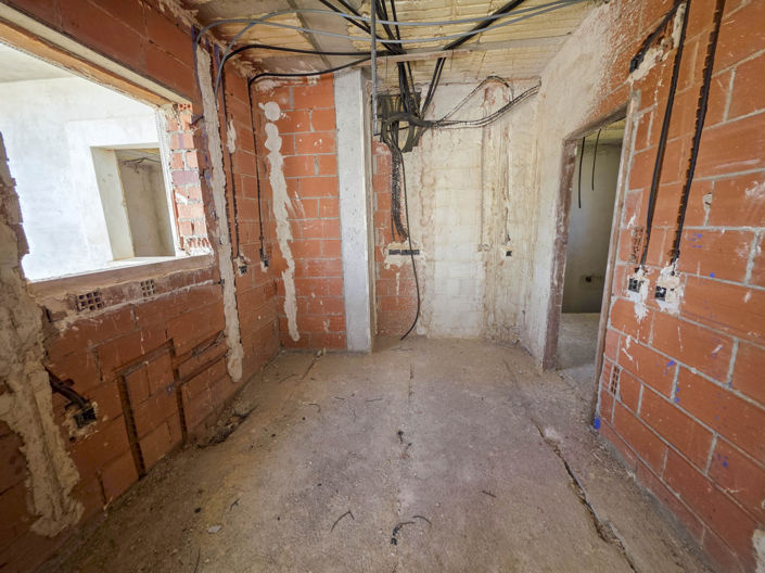 Image No.22-4 Bed House for sale