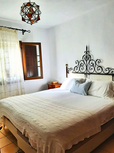 Image No.10-2 Bed Townhouse for sale