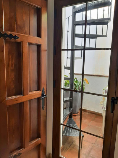 Image No.16-2 Bed Townhouse for sale