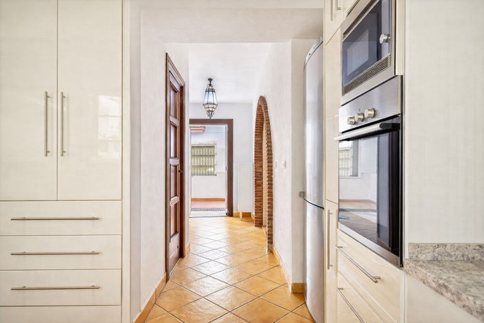 Image No.20-2 Bed Townhouse for sale