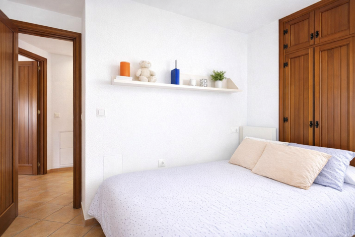 Image No.26-2 Bed Townhouse for sale