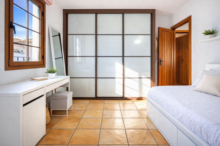 Image No.27-2 Bed Townhouse for sale