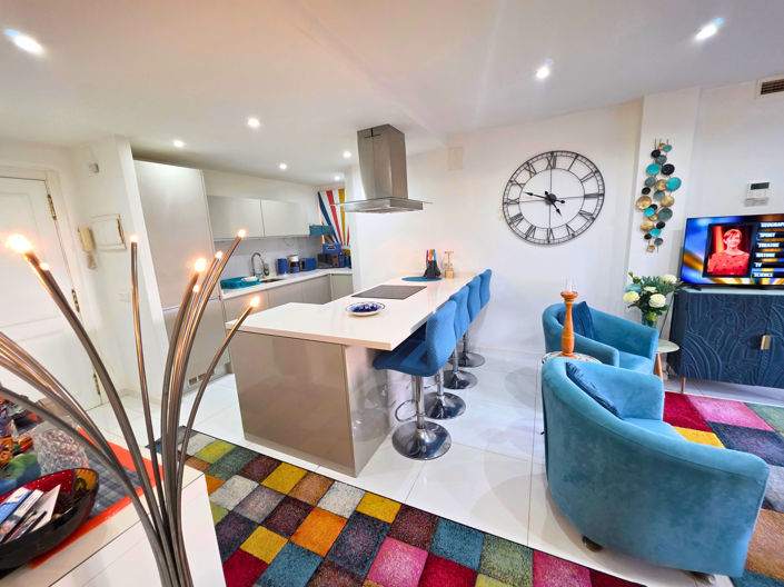 Image No.4-3 Bed Apartment for sale