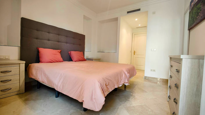 Image No.11-3 Bed Apartment for sale