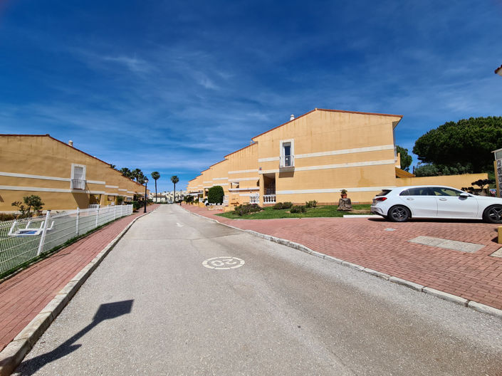 Image No.19-3 Bed House for sale