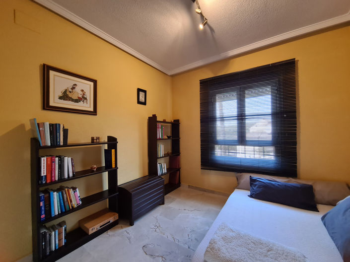 Image No.34-3 Bed House for sale