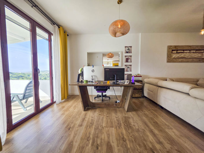 Image No.4-2 Bed House for sale