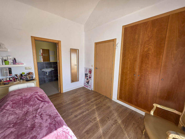 Image No.46-2 Bed House for sale