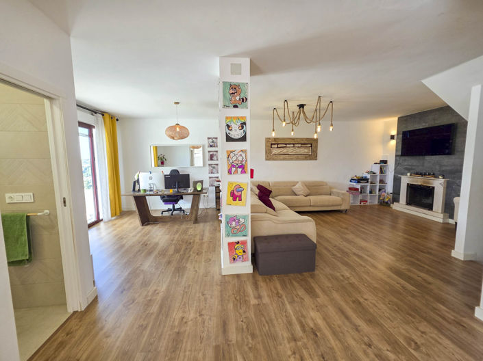 Image No.5-2 Bed House for sale