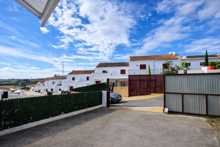 Image No.50-2 Bed House for sale