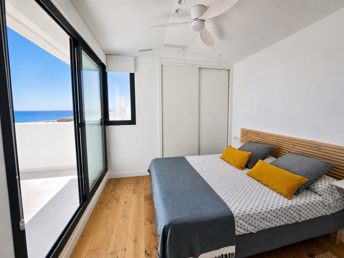 Image No.18-3 Bed Property for sale