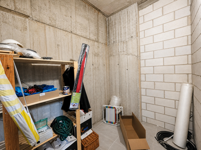 Image No.27-3 Bed Property for sale
