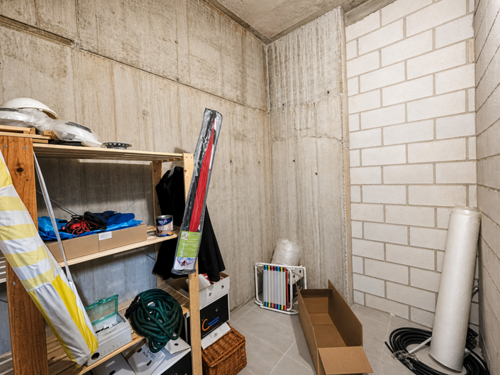 Image No.27-3 Bed Property for sale