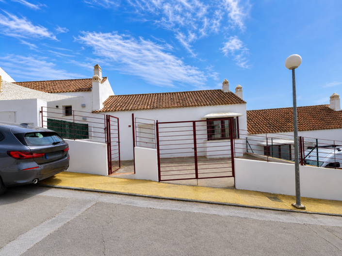 Image No.23-2 Bed Townhouse for sale