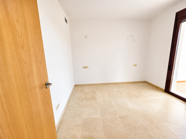 Image No.50-2 Bed Townhouse for sale