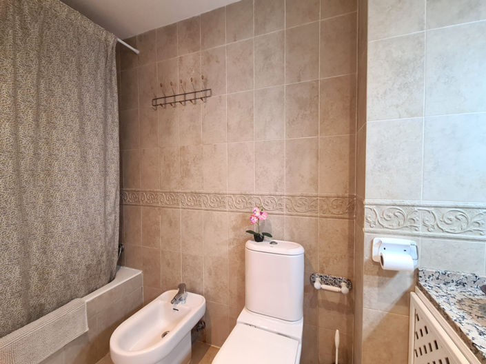 Image No.20-2 Bed Apartment for sale