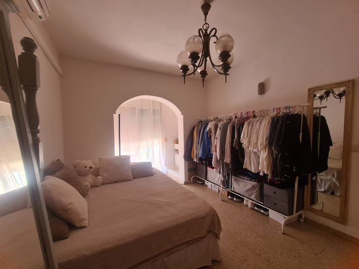 Image No.17-3 Bed House for sale
