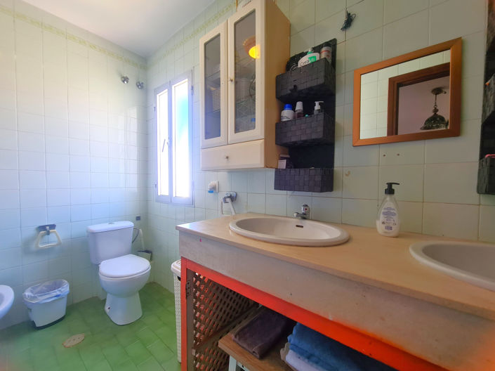 Image No.20-3 Bed House for sale