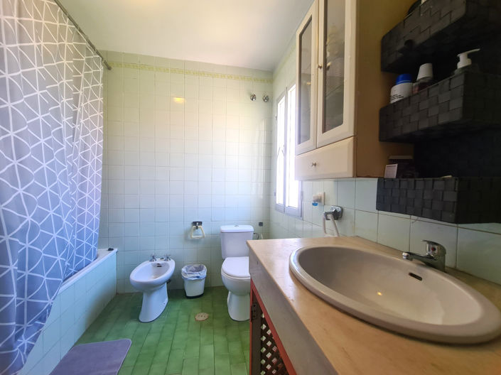 Image No.21-3 Bed House for sale