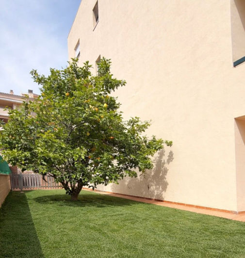 Image No.12-3 Bed Property for sale