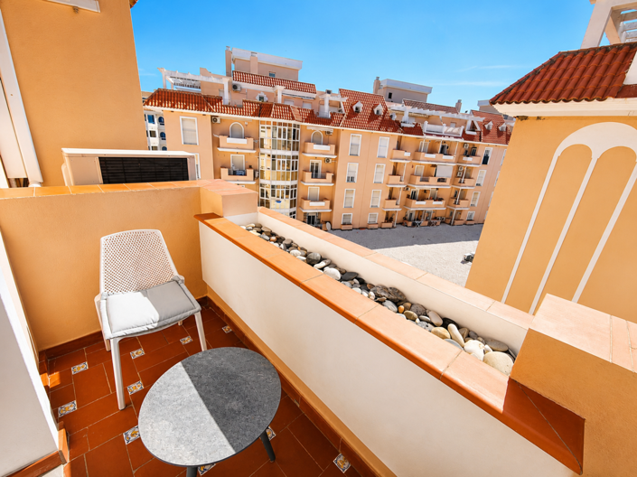 Image No.20-2 Bed Apartment for sale