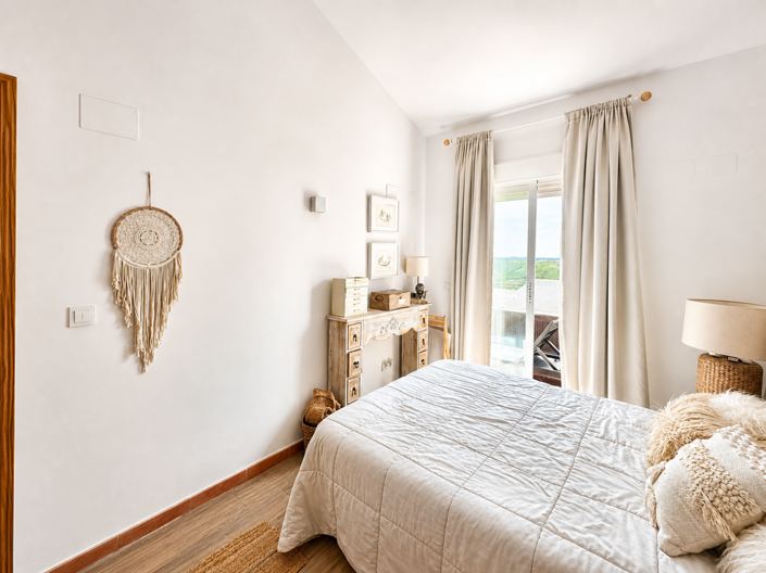 Image No.10-1 Bed Apartment for sale