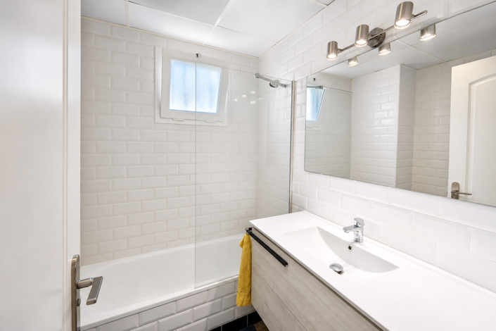 Image No.38-3 Bed Property for sale