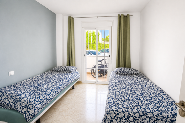 Image No.40-3 Bed Property for sale