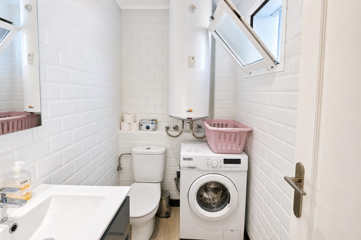 Image No.42-3 Bed Property for sale