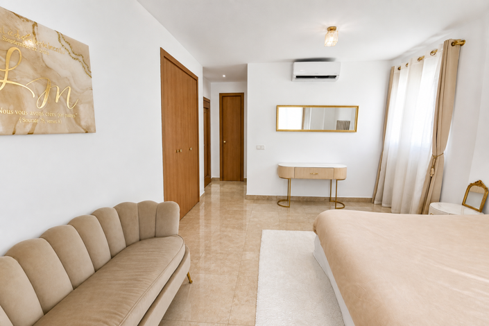 Image No.40-6 Bed Villa for sale