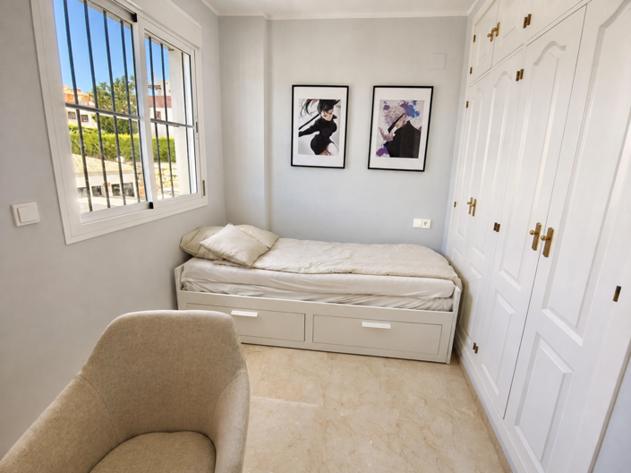 Image No.13-3 Bed House for sale