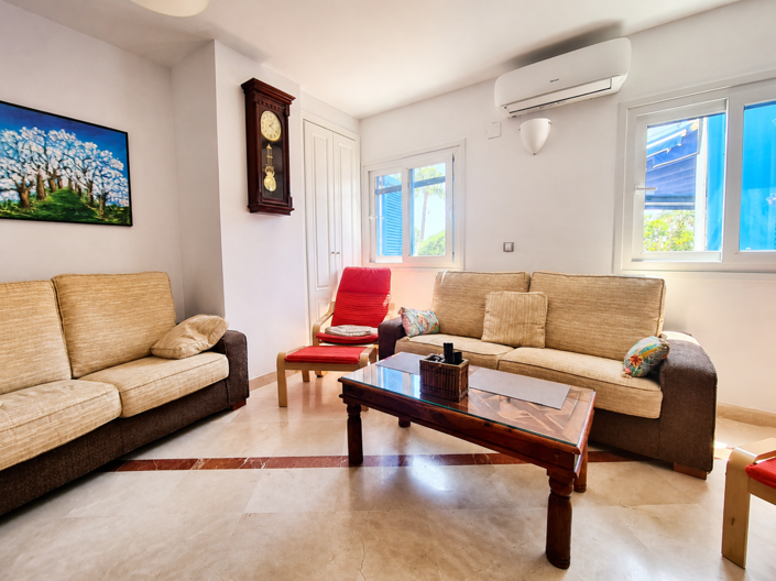 Image No.19-3 Bed Property for sale
