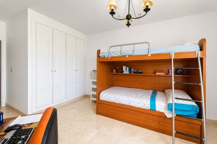 Image No.30-3 Bed Property for sale